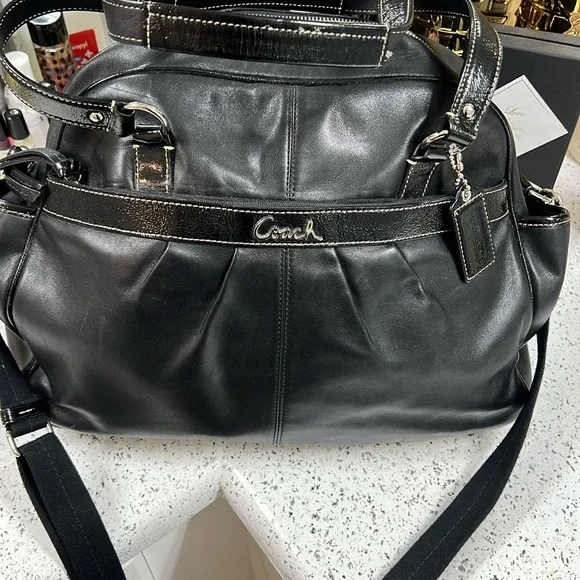 Large Coach Duffle Baby Bag - Picture 2 of 10